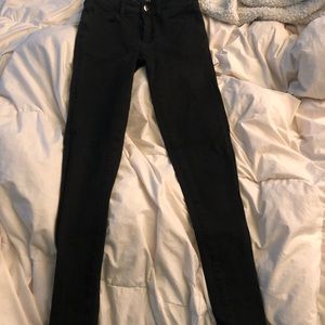 Black American Eagle High waisted jeans.